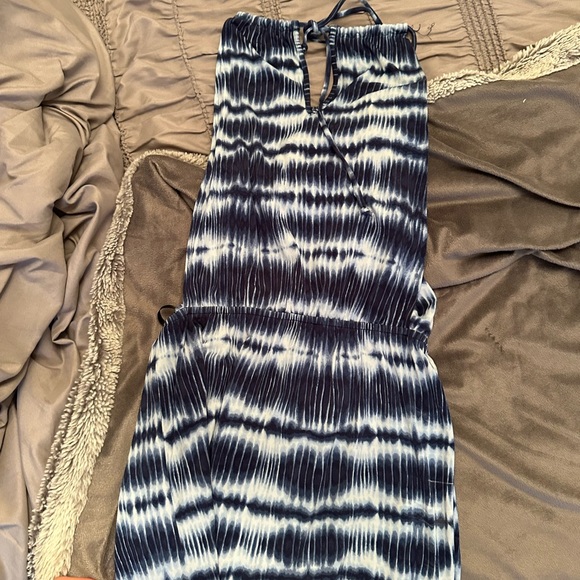 Halter neck dress - Picture 8 of 10